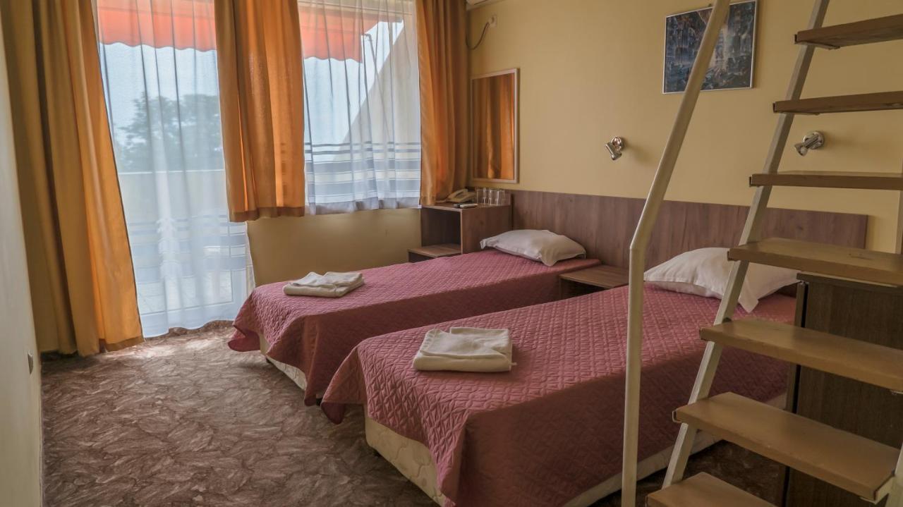 Park Hotel Persey Варна Экстерьер фото