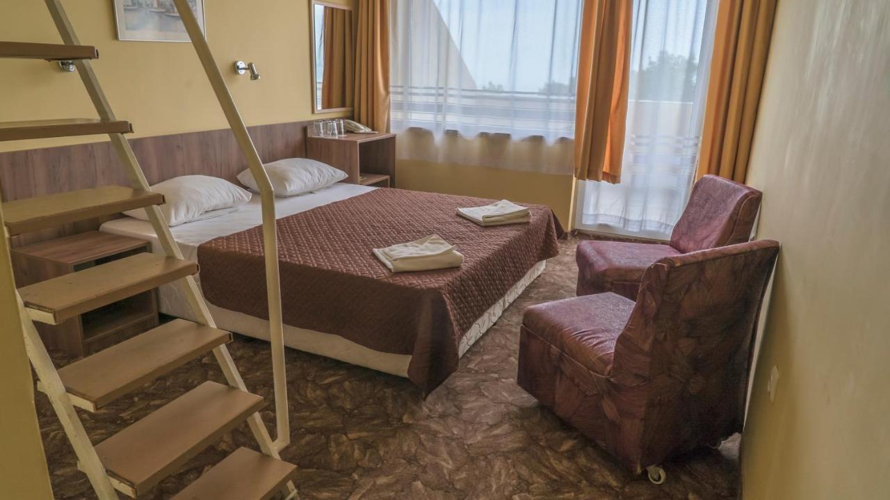 Park Hotel Persey Варна Экстерьер фото