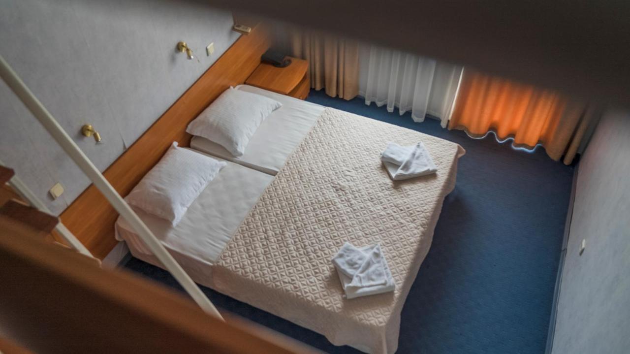 Park Hotel Persey Варна Экстерьер фото