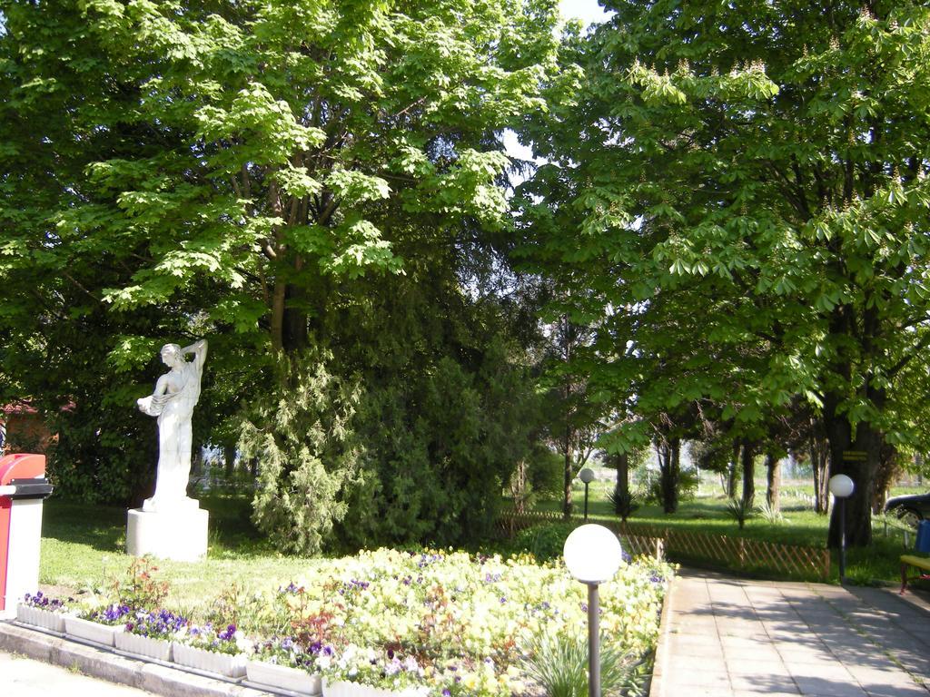 Park Hotel Persey Варна Экстерьер фото