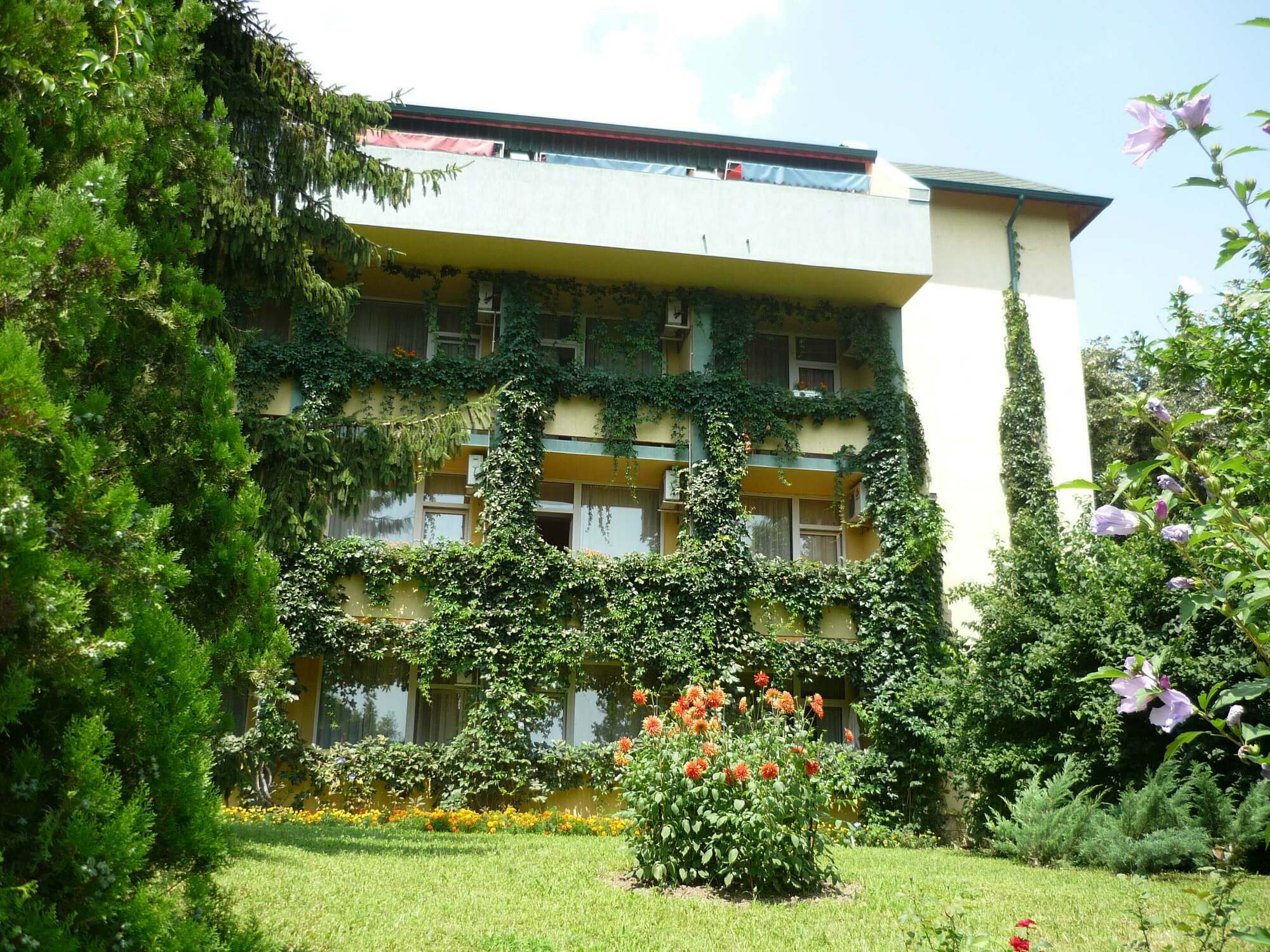 Park Hotel Persey Варна Экстерьер фото